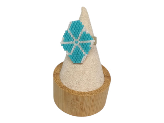 BAGUE EN PERLE RÉGLABLE SUPPORT DORÉ